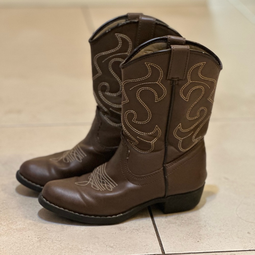 CANYON TRAILS BROWN BOOTS